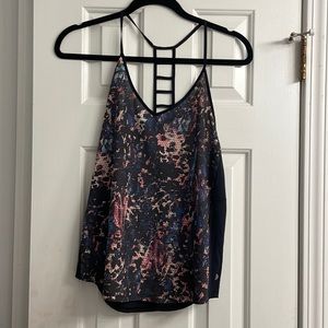 Size 6 lululemon EUC tank